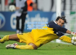 华体会官网-英超周六焦点战，西汉姆联与桑德兰的攻防博弈与机会角逐