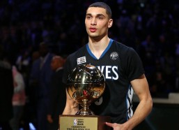 华体会官方_本-怀特斯坦福桥头槌定乾坤，枪手铁卫笑言钟爱蓝桥战场