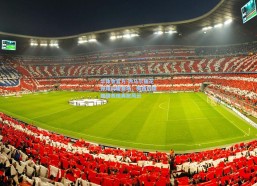 华体会官方-内马尔插花停球闪耀赛场，梅西后续神级表现再掀风云