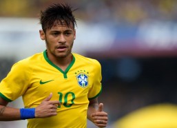 华体会官方|意甲冠军悬念再起？国米险胜登顶，卫冕冠军那不勒斯哑火陷入困局