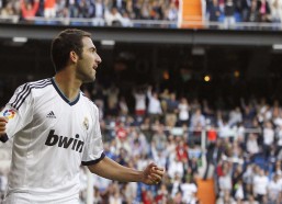 华体会：桑德兰主场力克水晶宫，勒费埃任意球建功，布罗贝伊替补制胜