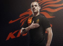 华体会_冠军收割机！瓜迪奥拉36冠震撼足坛，率三队夺欧超创历史，4次夺冠追平安切洛蒂