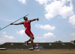华体会官方_德天空独家，埃贝尔再次亲自致电格伊，拜仁今夏引援锁定水晶宫防线基石
